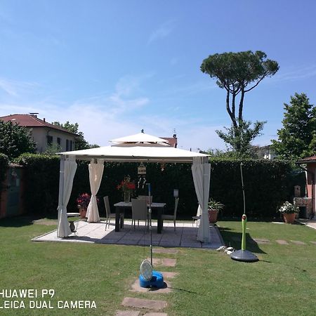 Giusy Bed And Breakfast Marina Di Carrara Exterior photo