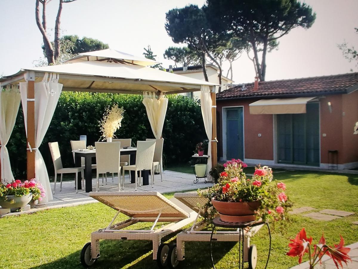 Giusy Bed And Breakfast Marina Di Carrara Exterior photo