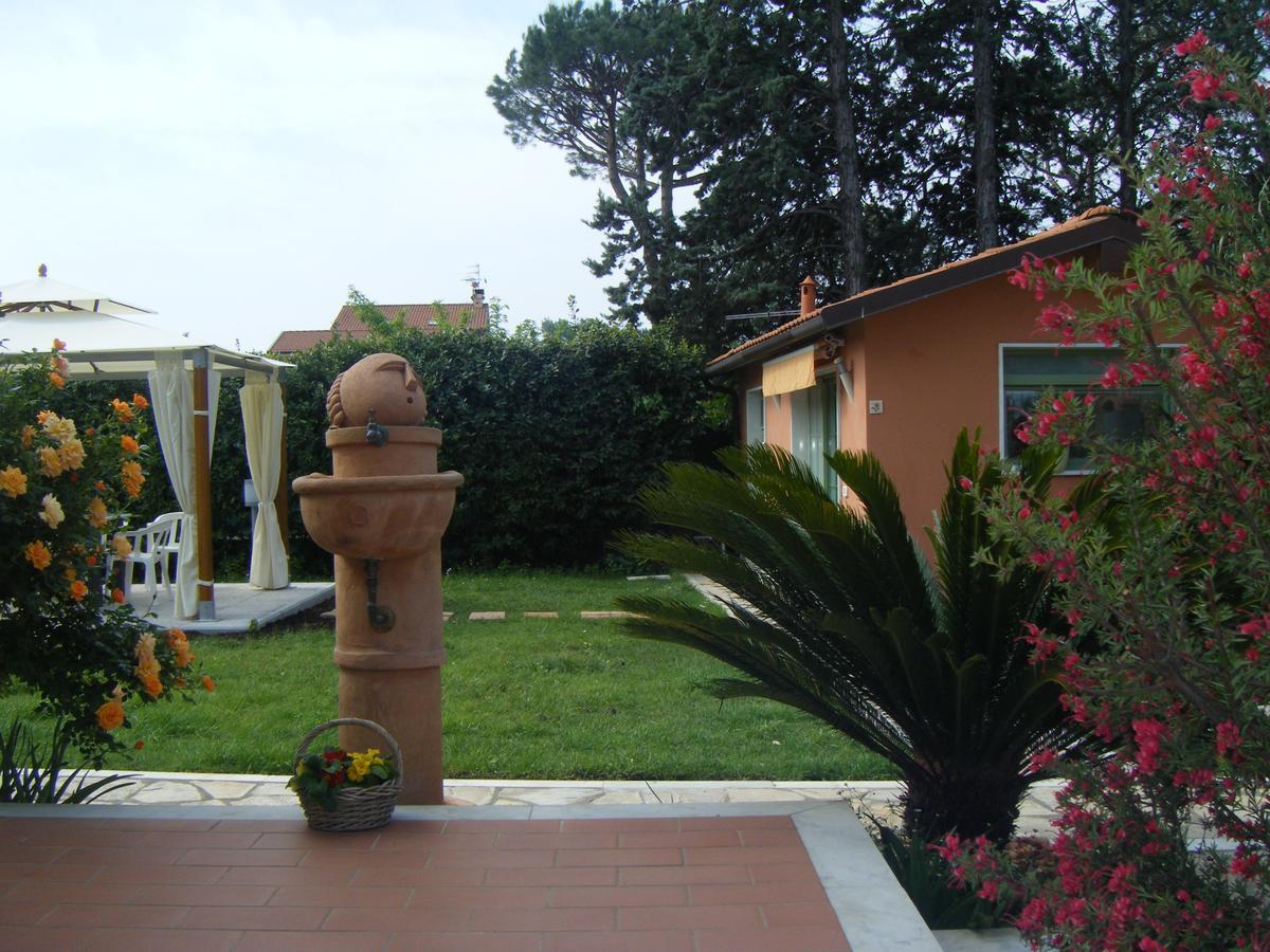 Giusy Bed And Breakfast Marina Di Carrara Exterior photo