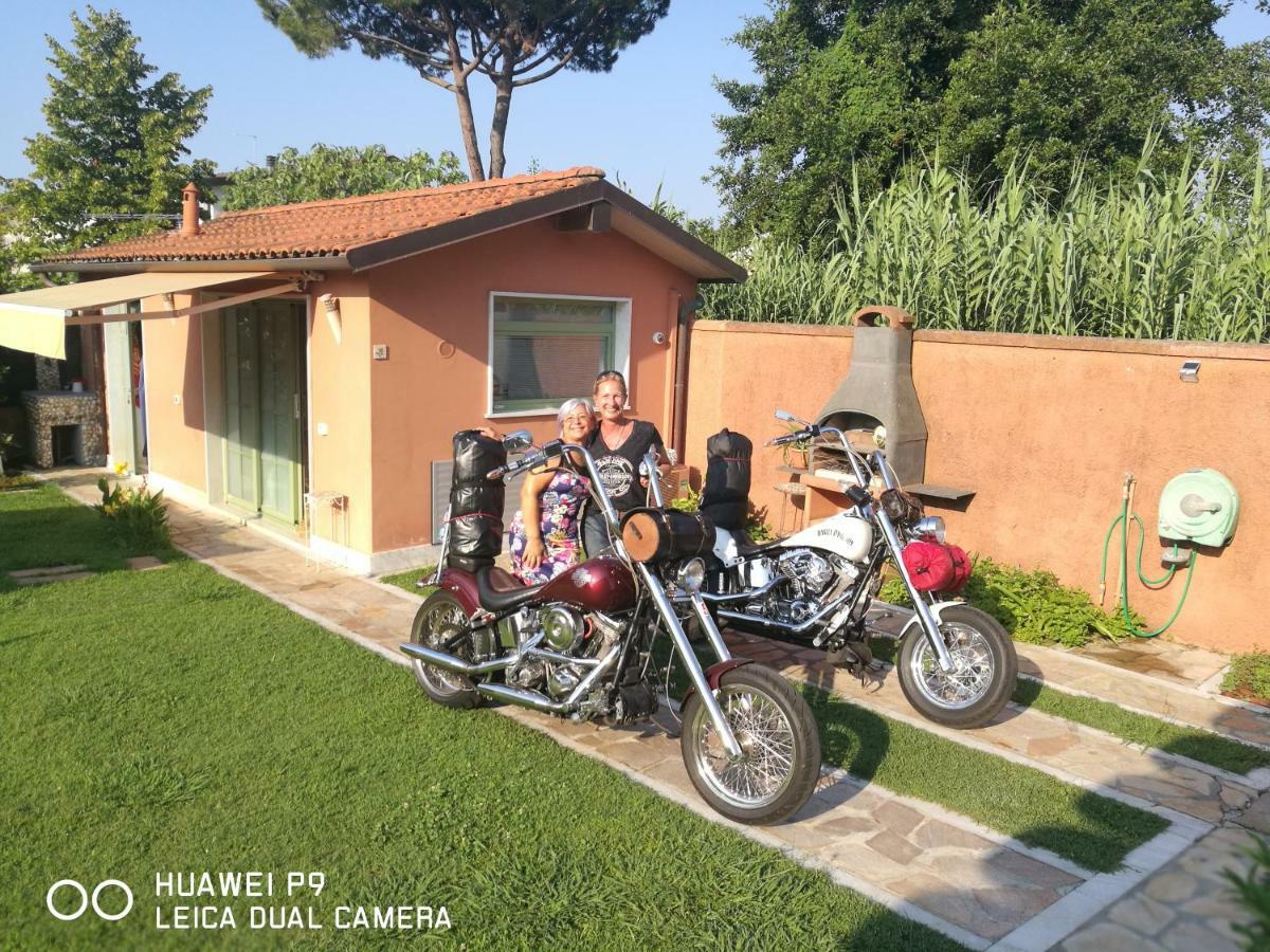 Giusy Bed And Breakfast Marina Di Carrara Exterior photo